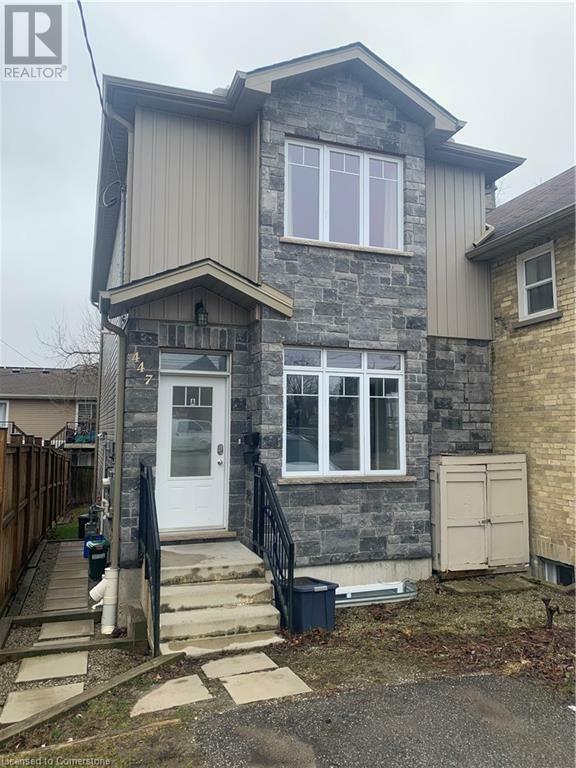 Photo de la propriété:  447 Stirling Avenue South  ON N2M 3H7 