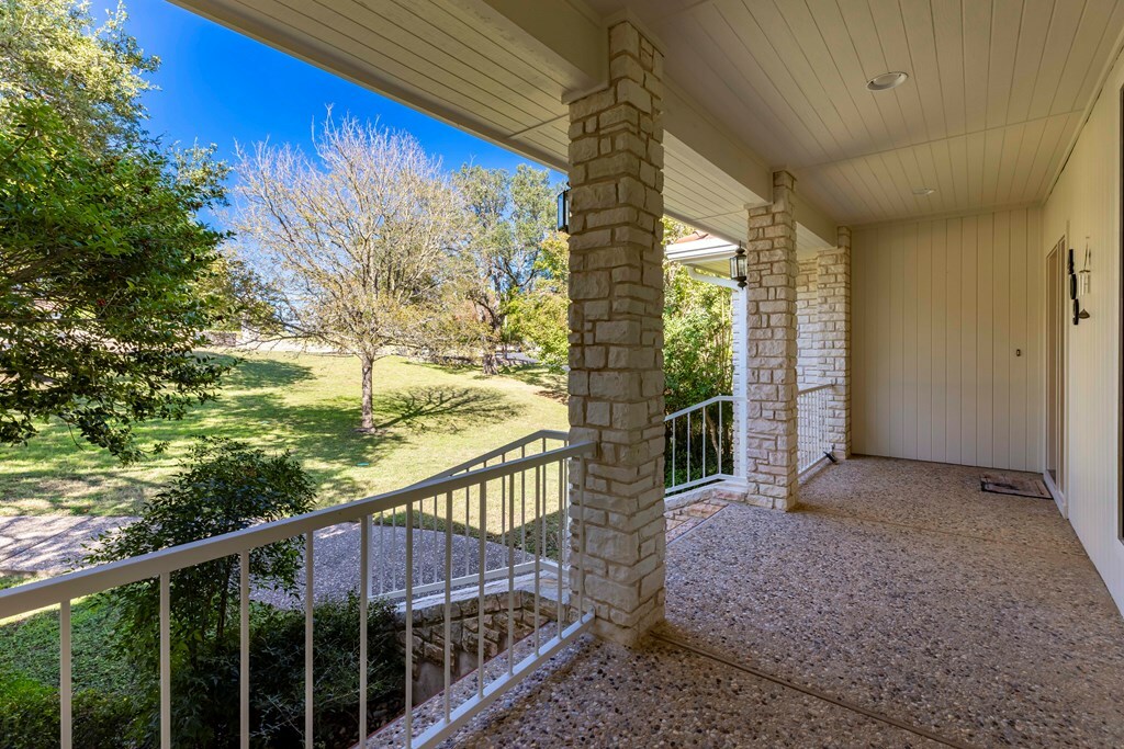 Property Photo:  409 Spring Mill Dr  TX 78028 