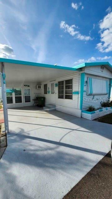 Property Photo: 2416 17th Street Court W FL 34205