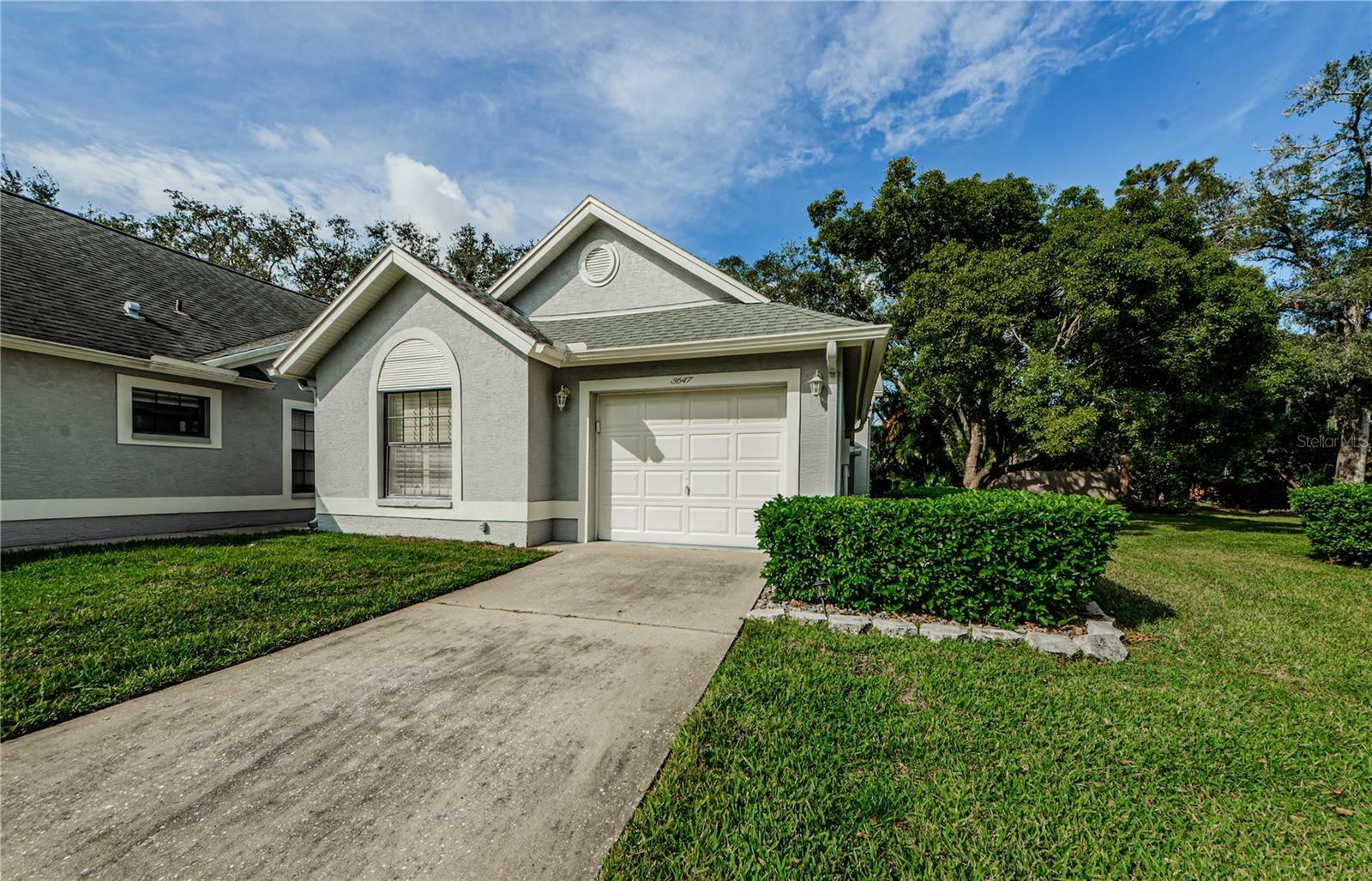 Property Photo:  3647 Muirfield Court  FL 34655 