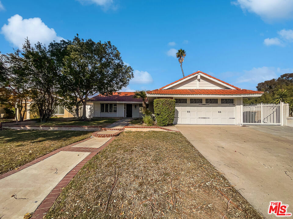 Property Photo:  6021 E La Paz Way  CA 92807 