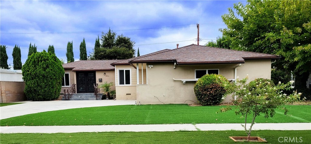 Property Photo:  19031 Bessemer Street  CA 91335 