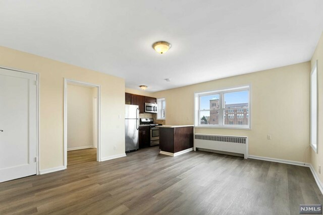 Property Photo:  210 Woodcliff Avenue 3F  NJ 07047 