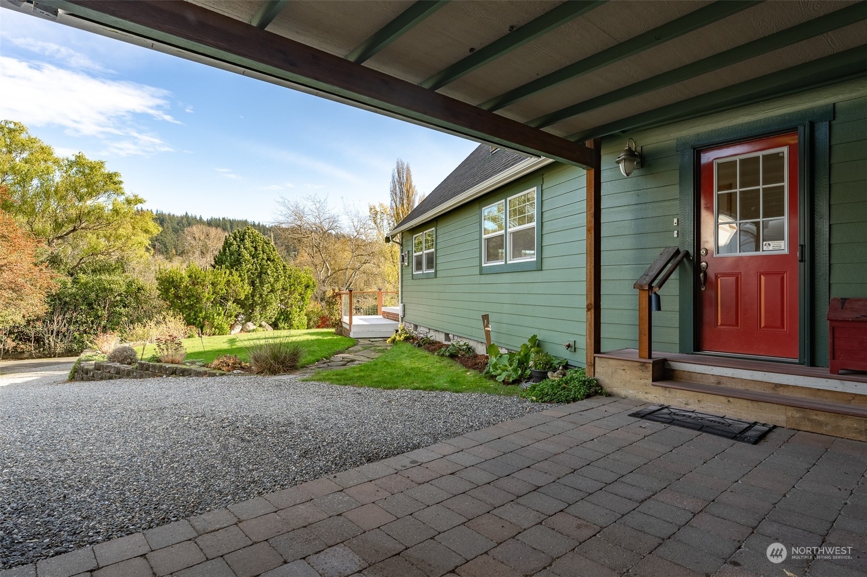 Property Photo:  2733 McKenzie Avenue  WA 98225 