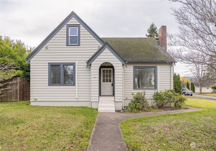 702 E 8th St  Port Angeles WA 98362 photo