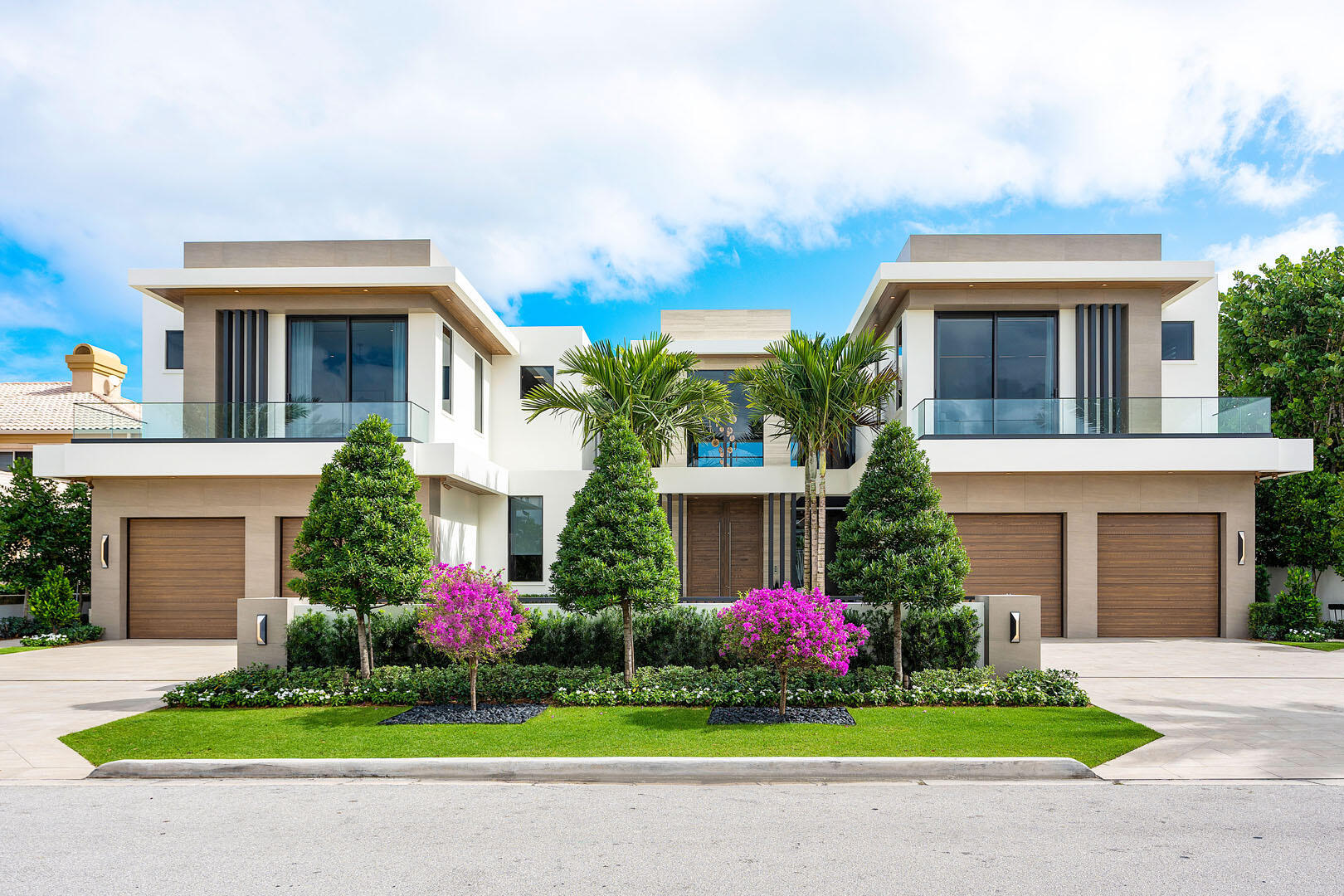 Property Photo: 1520 Royal Palm Way FL 33432