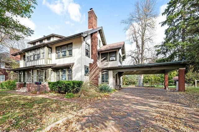 Property Photo:  715 Pipestone Street  MI 49022 