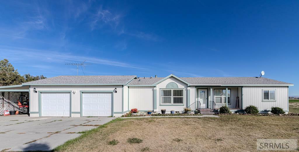 Property Photo:  4156 E 400 N  ID 83442 