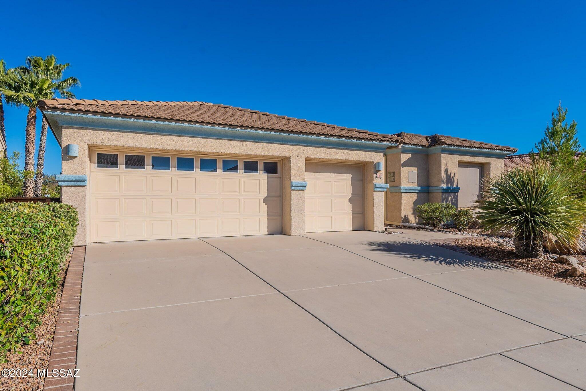 Property Photo:  36 N Bluebird Drive  AZ 85614 