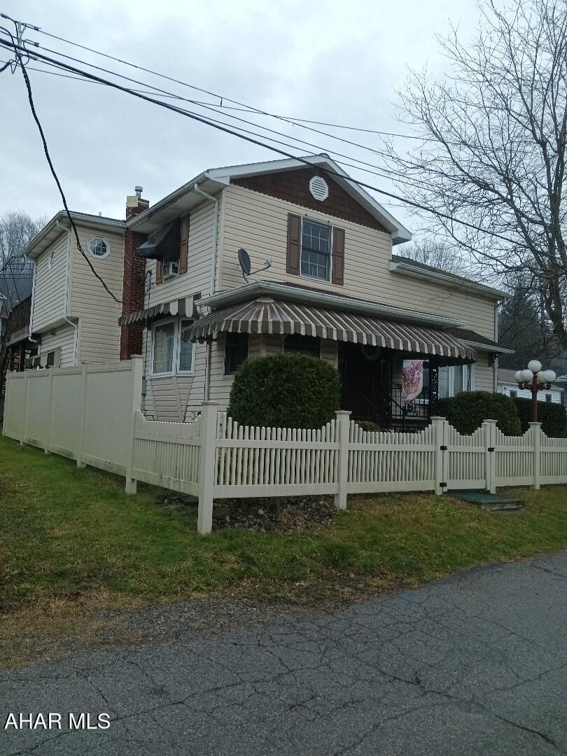 Property Photo:  712 Railroad Street  PA 16627 