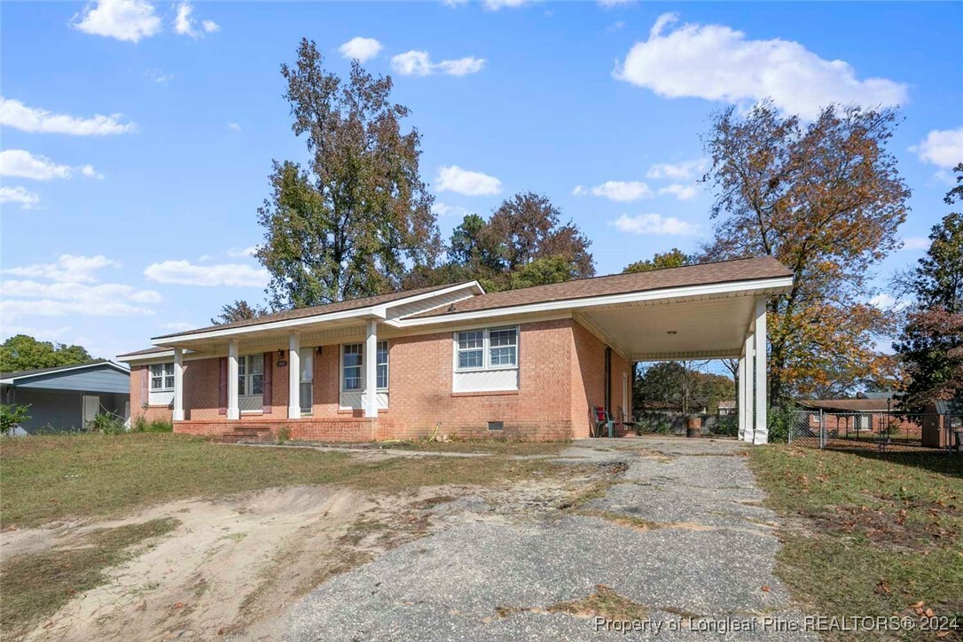 Property Photo:  1207 Chilton Drive  NC 28314 