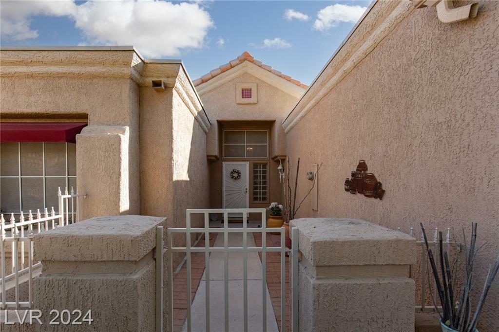 Property Photo:  2528 Highvale Drive  NV 89134 