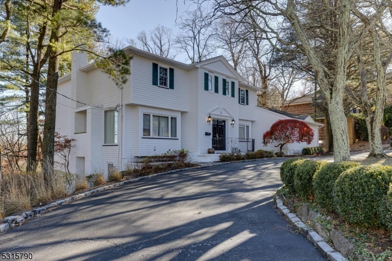 Property Photo:  25 Powell Drive  NJ 07052 