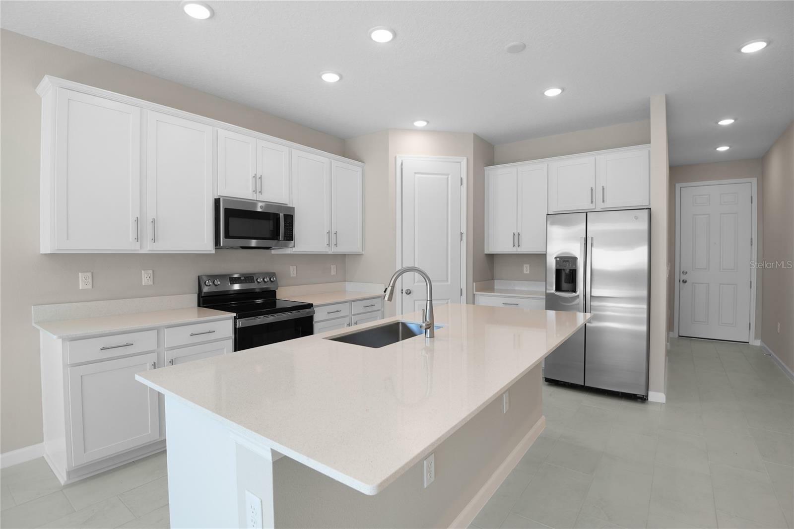 Property Photo: 917 Heirloom Drive FL 33844