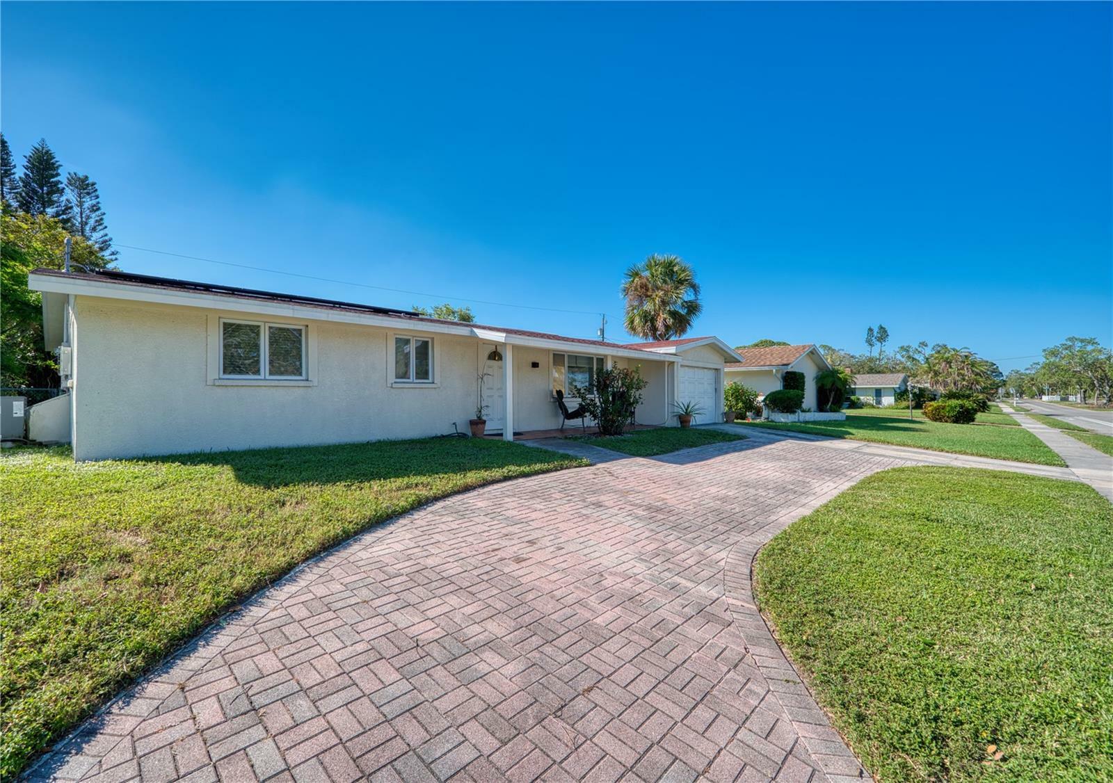 Property Photo:  2736 Gulf Gate Drive  FL 34231 