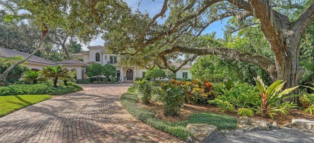 Property Photo:  3000 Southwest Drive  FL 34239 