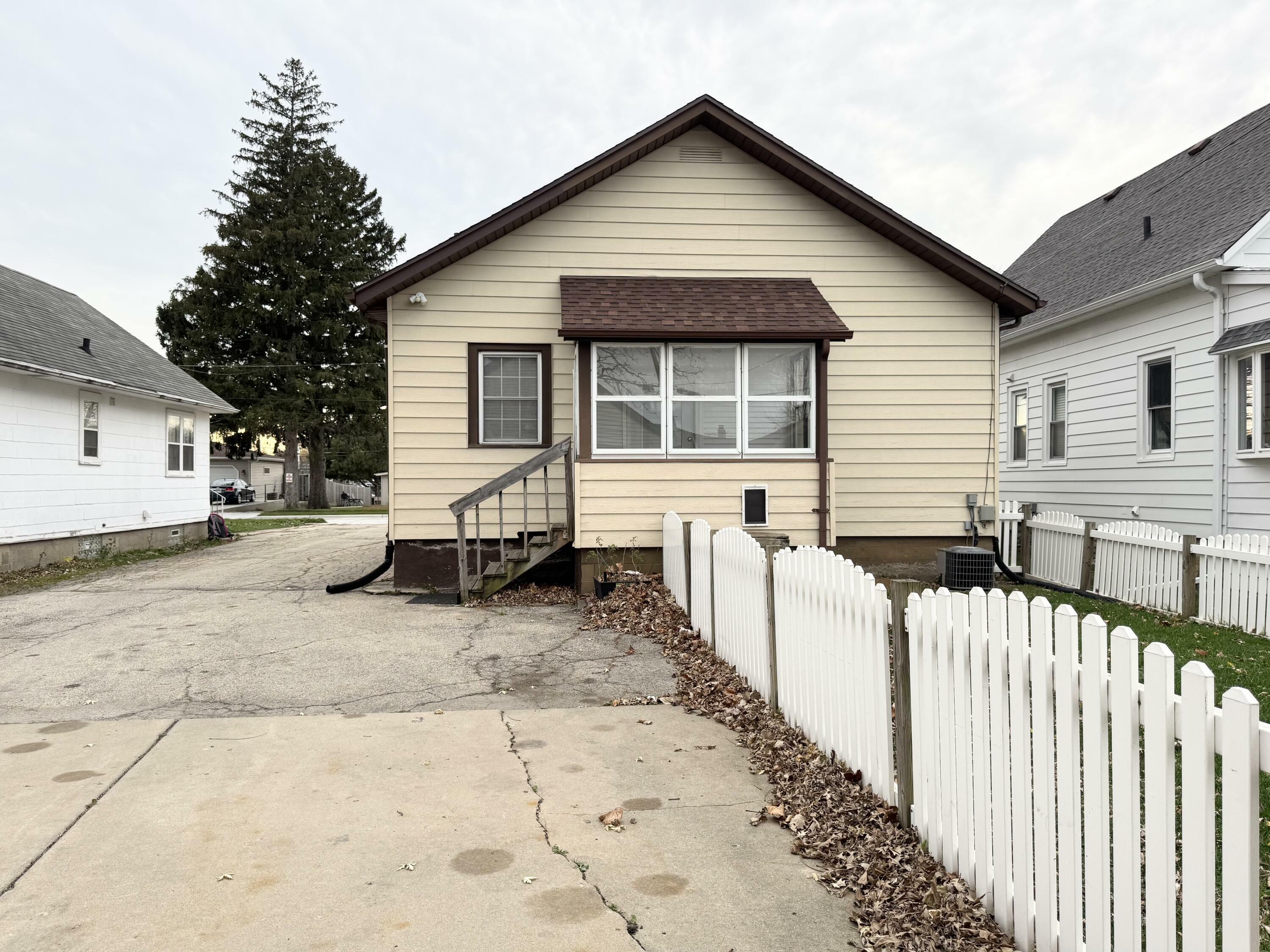 Property Photo:  7607 40th Ave  WI 53142 