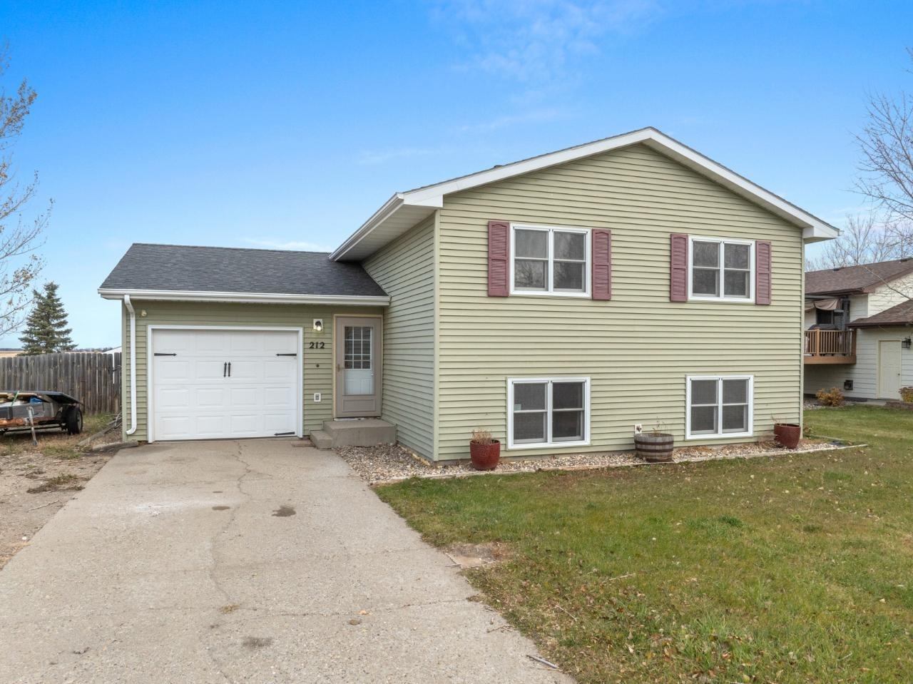 Property Photo:  212 4th St NE  ND 58785 