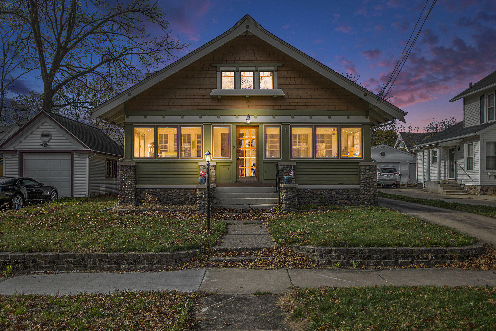 Property Photo:  121 Orchard Avenue  MI 49017 