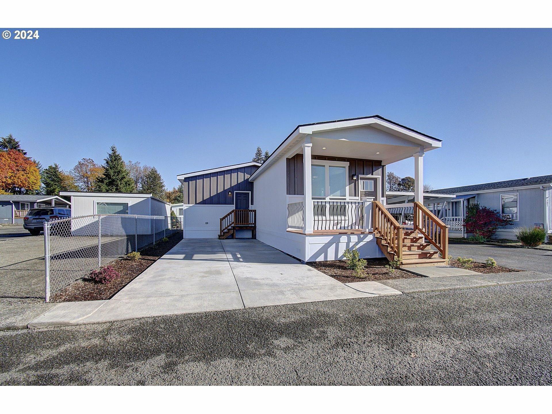 Property Photo:  300 SW 7th Ave 301  WA 98604 