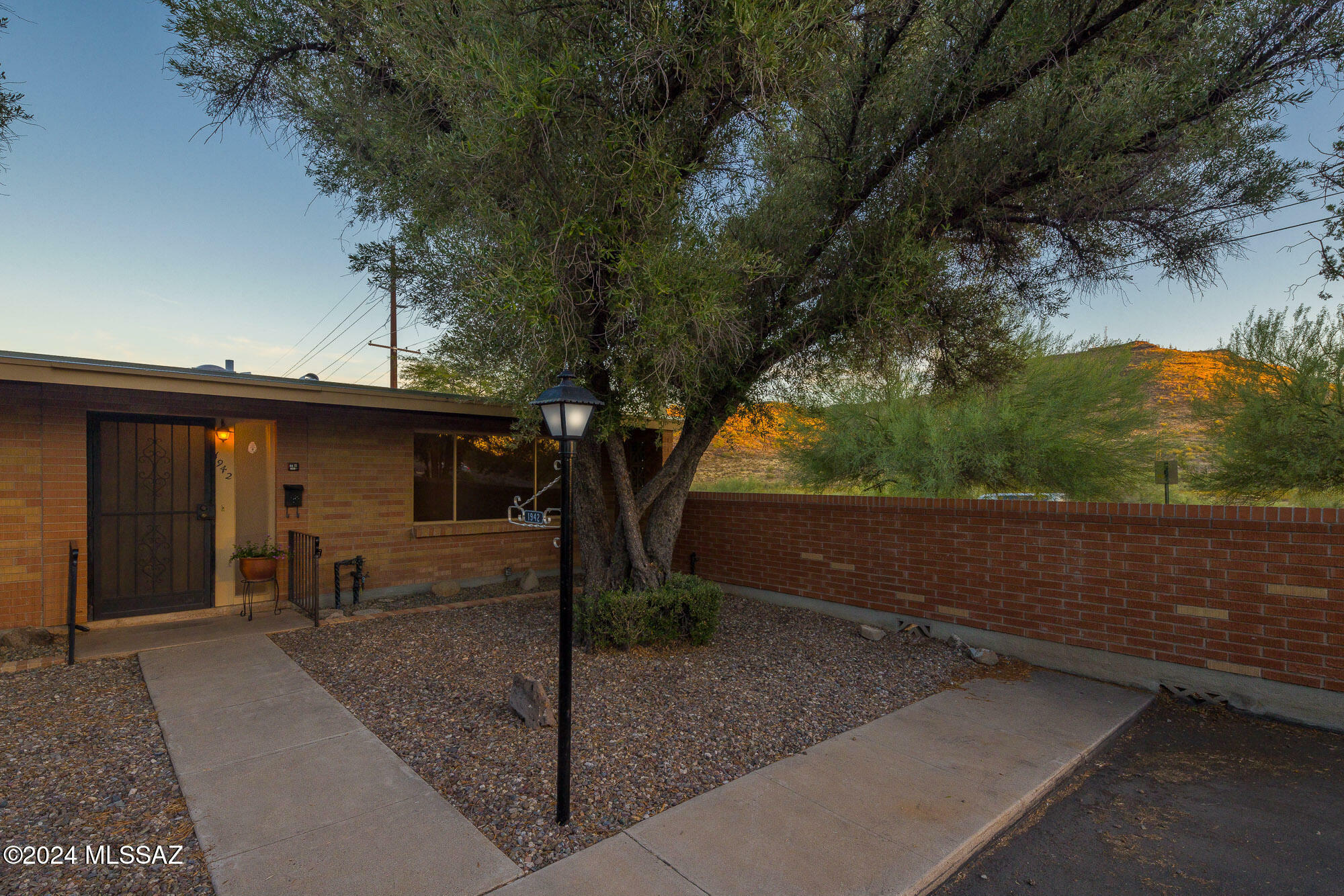 Property Photo:  1942 W Anklam Road  AZ 85745 