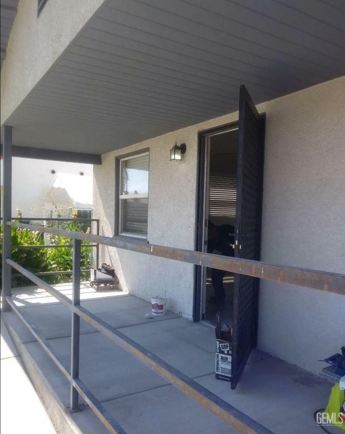 Property Photo:  1000 30th Street  CA 93301 