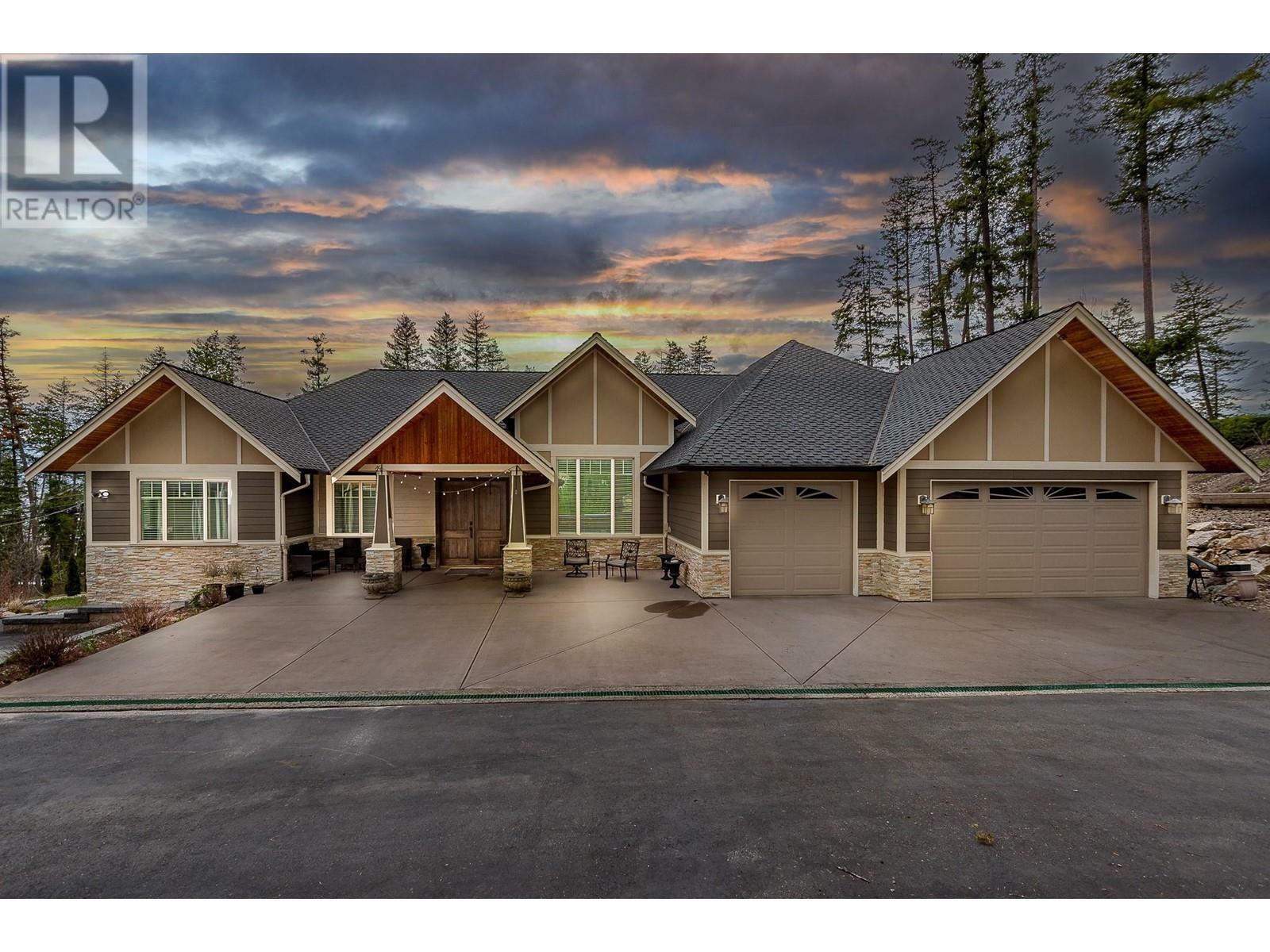 Property Photo: 3131 20 Street Northeast BC V1E 2G9