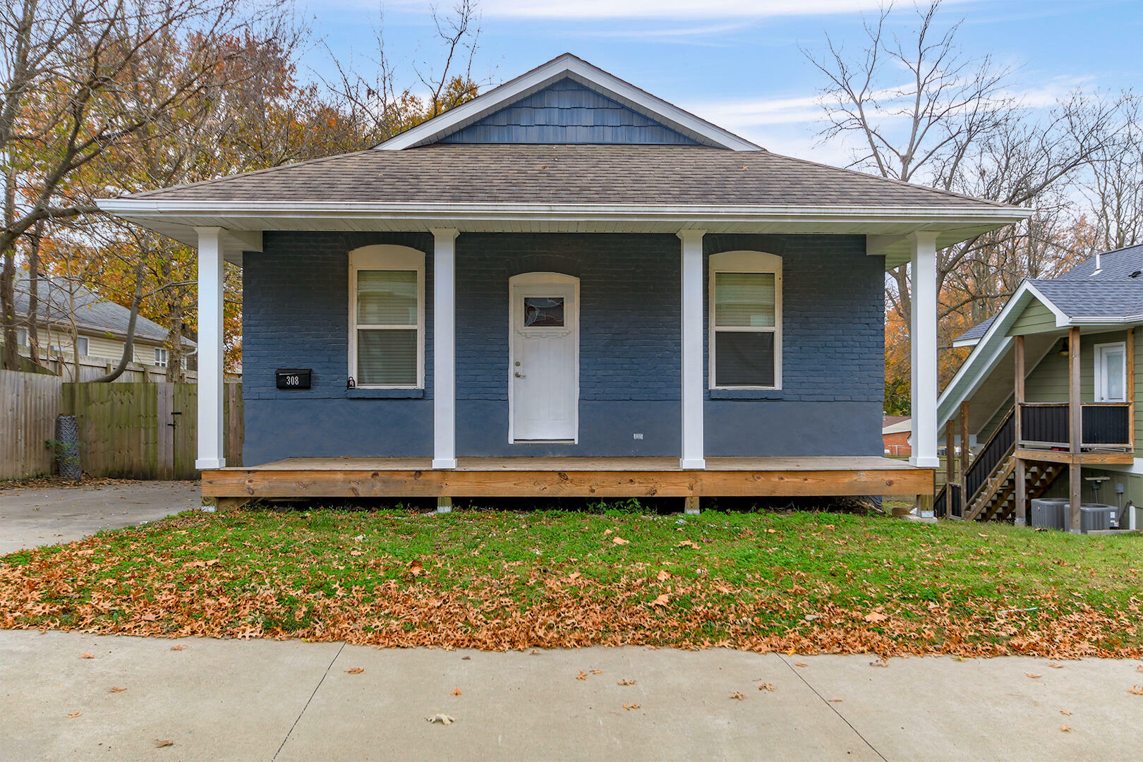 Property Photo:  308 W 4th St  MO 65251 