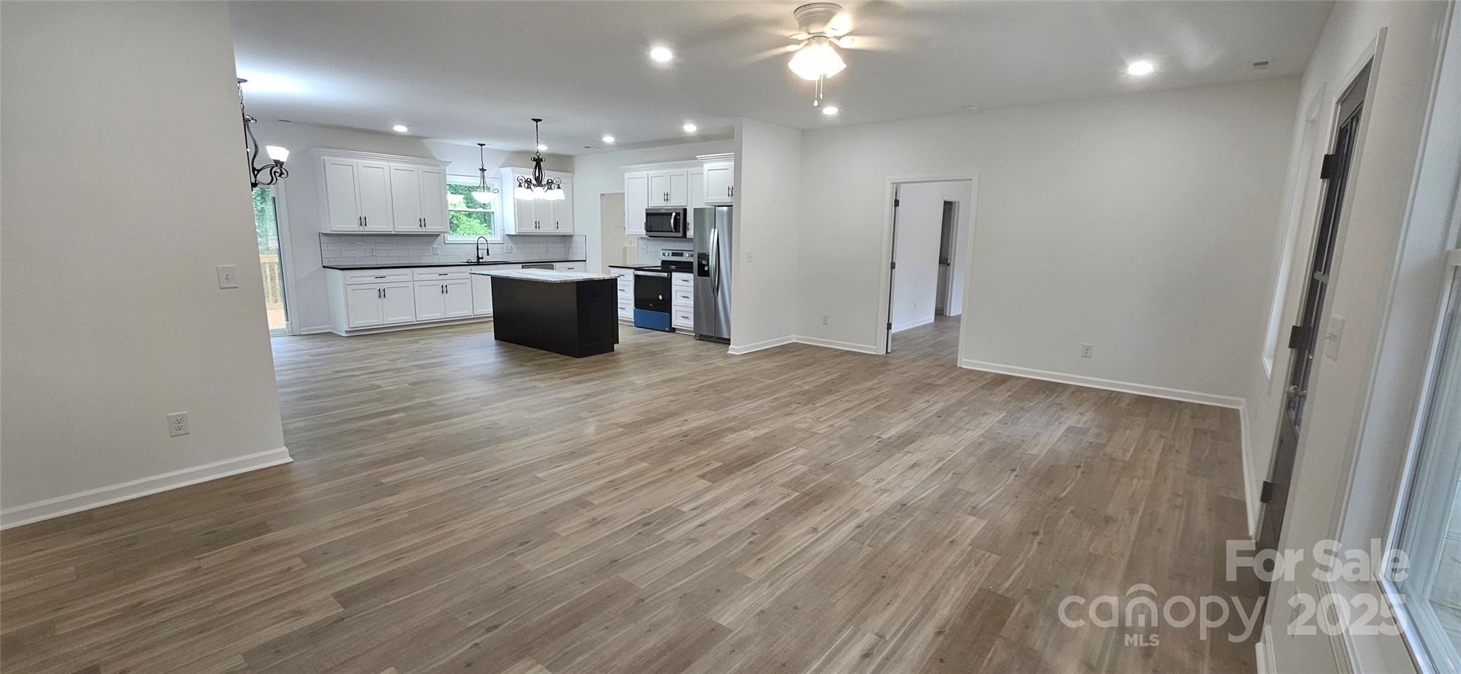Property Photo: 536 Robinhood Road 27 NC 28650