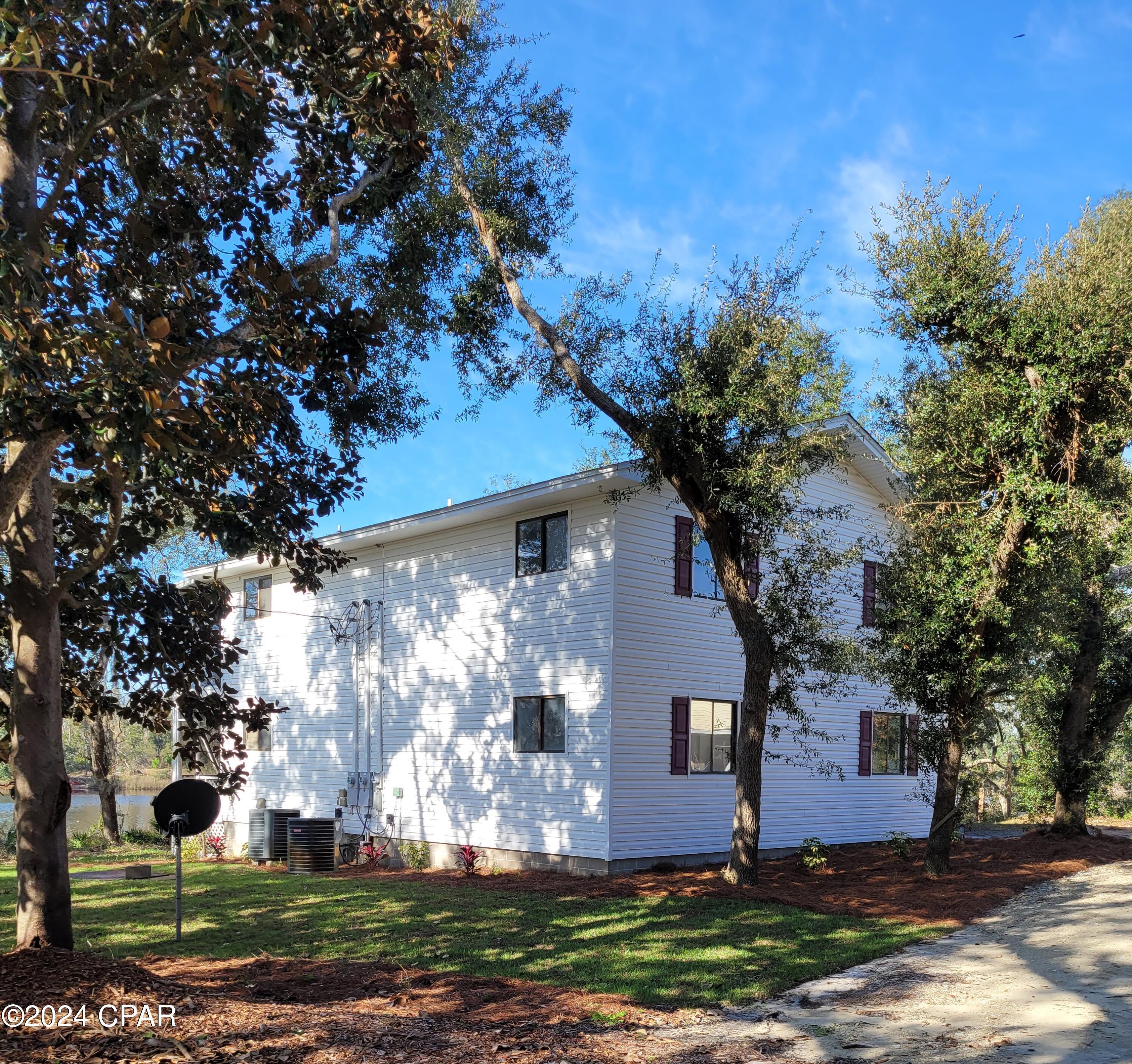 Property Photo: 7322 Highway 2302 FL 32409