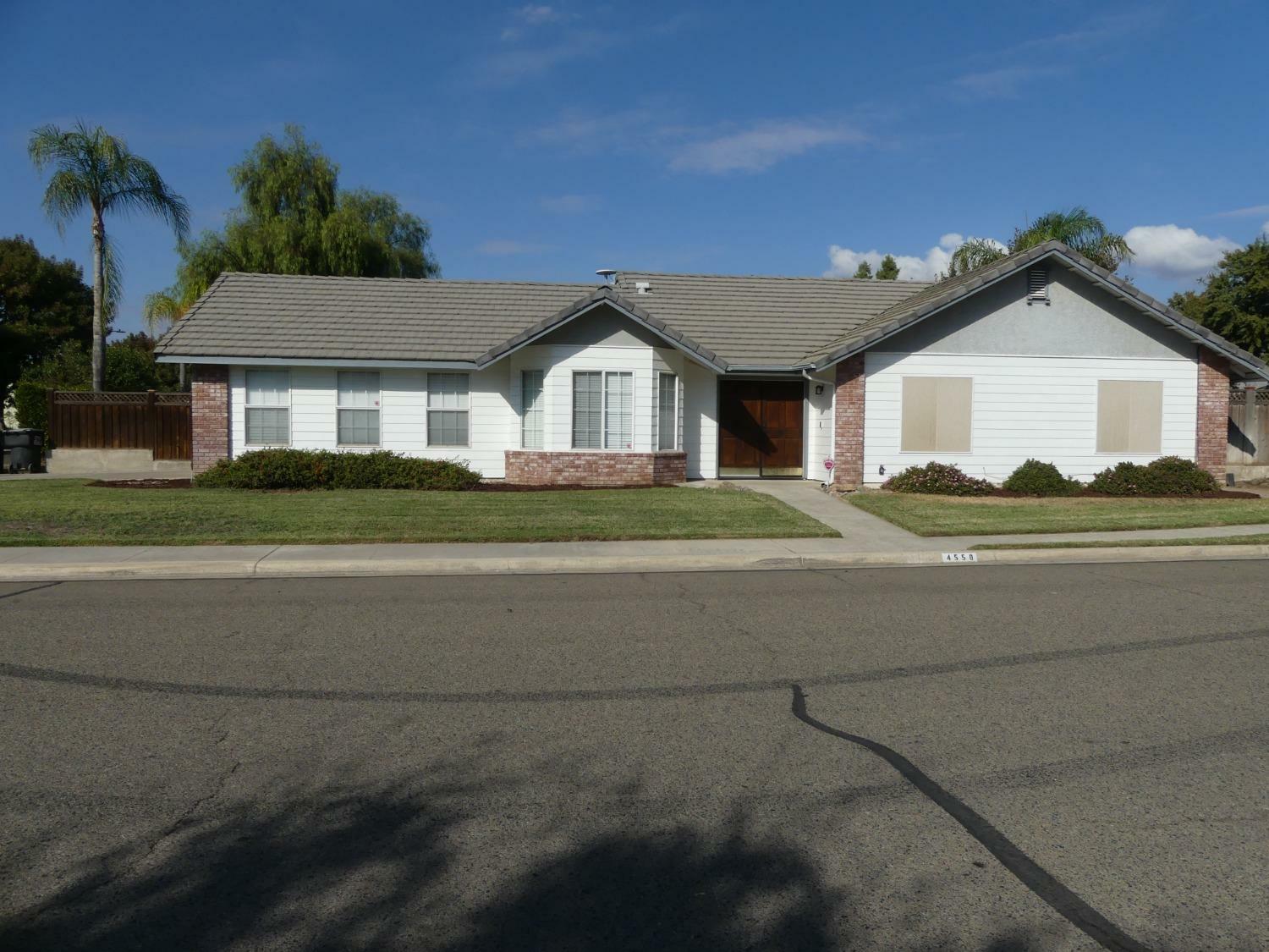 Property Photo:  4550 W Iris Avenue  CA 93277 