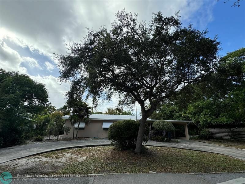 Property Photo:  1241 NE 27th Ave  FL 33062 