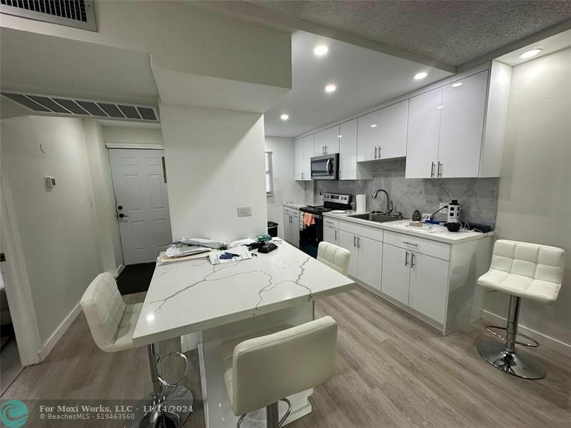 Property Photo:  111 Royal Park Dr 4H  FL 33309 