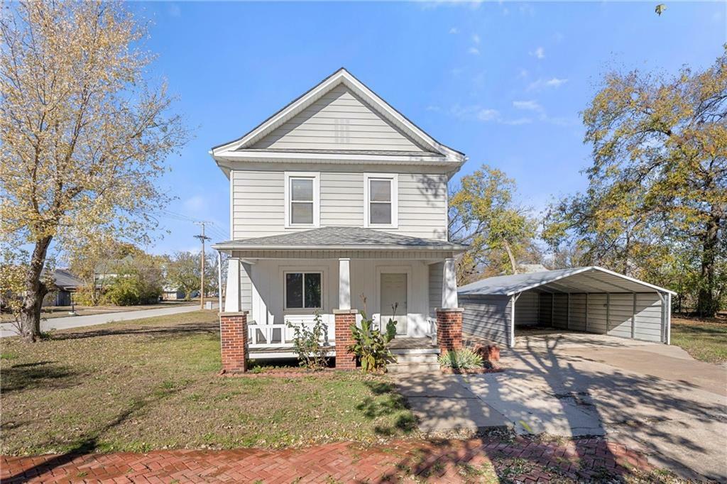 Property Photo:  402 E 9th Street  KS 67337 