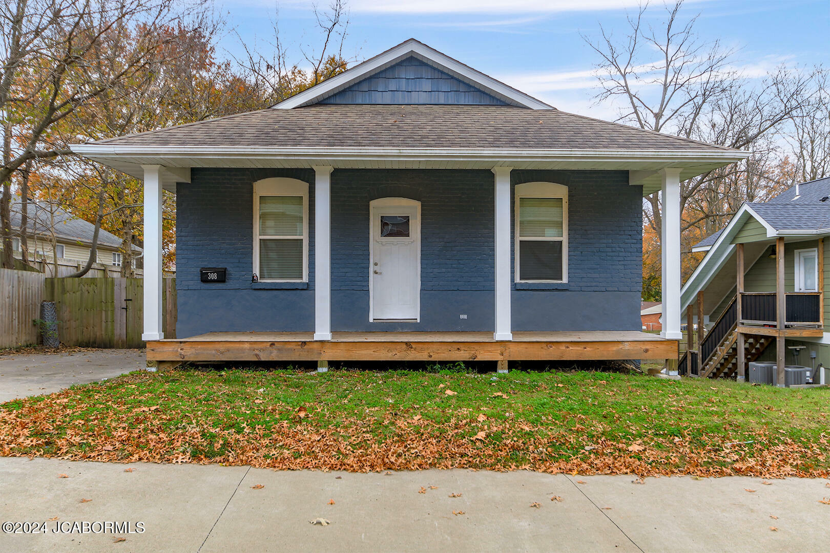 Property Photo:  308 W 4th Street  MO 65251 