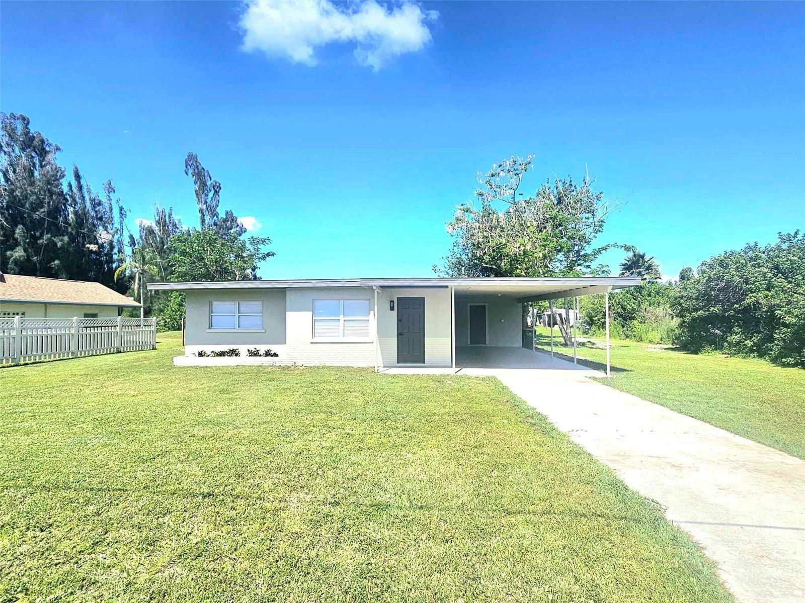 Property Photo: 1311 Lindsay Avenue FL 33982