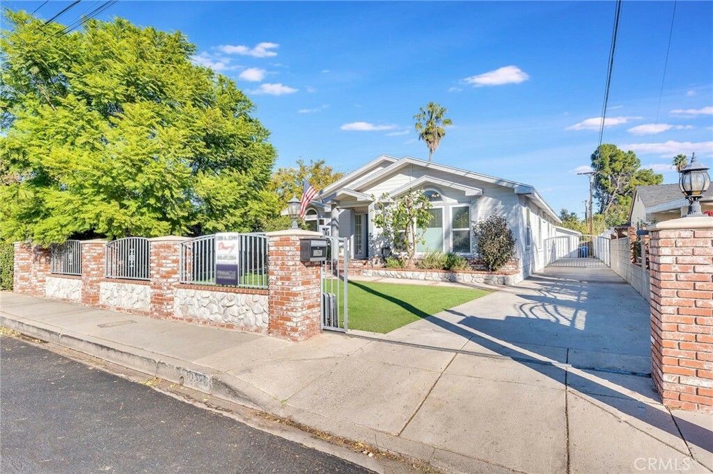 Property Photo:  10520 Amestoy Avenue  CA 91344 