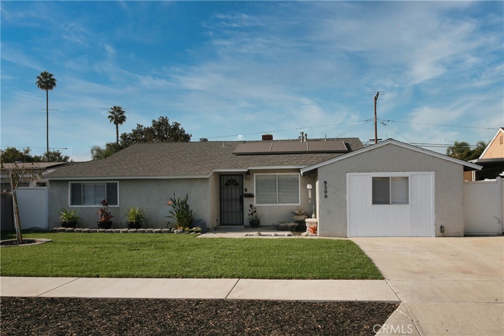 Property Photo:  9509 Badminton Avenue  CA 90605 