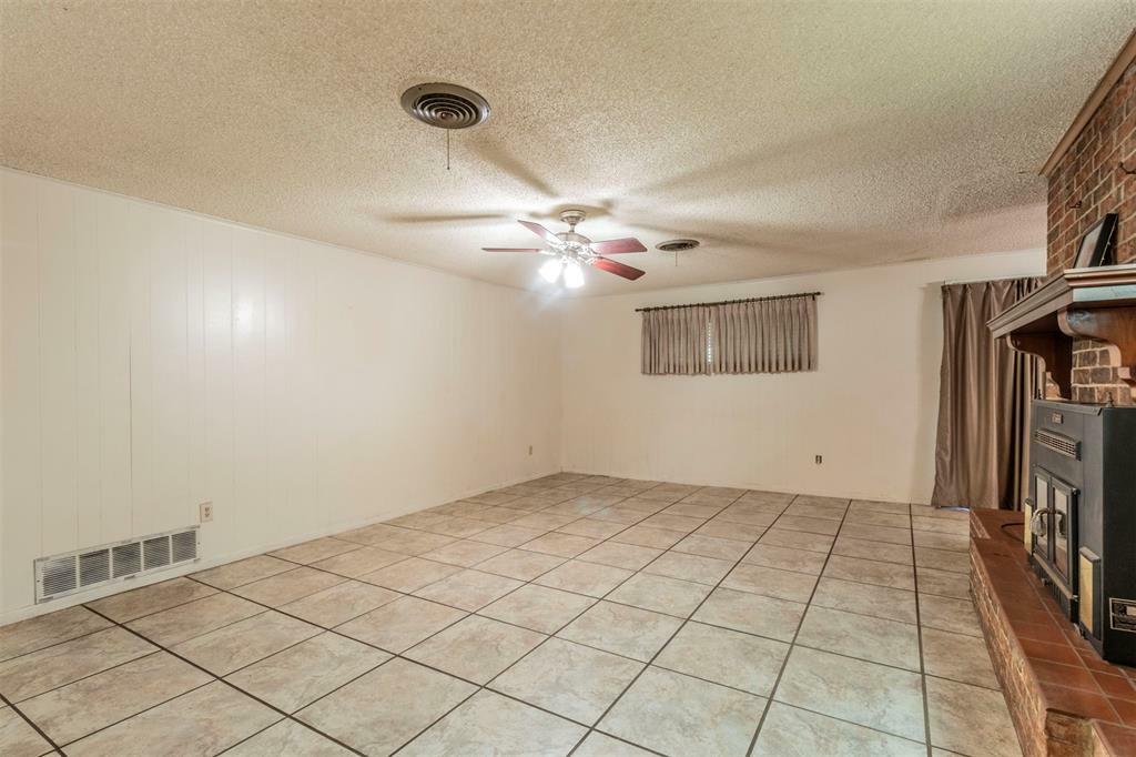 Property Photo:  3413 Duer Drive  TX 76119 