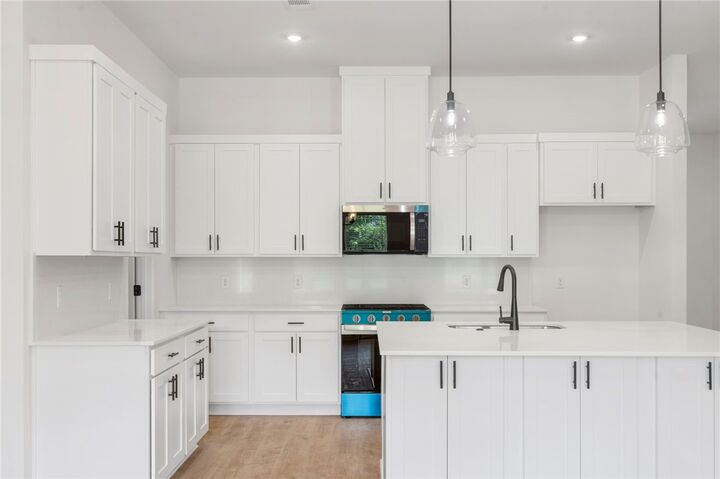 Property Photo: 924 Red Cedar Place AR 72756