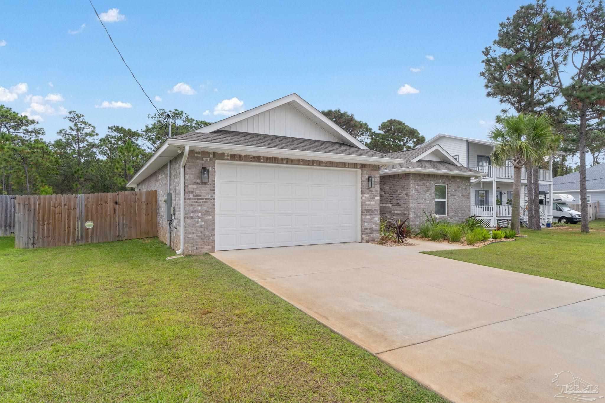 Property Photo:  1602 Ponderosa Dr  FL 32563 