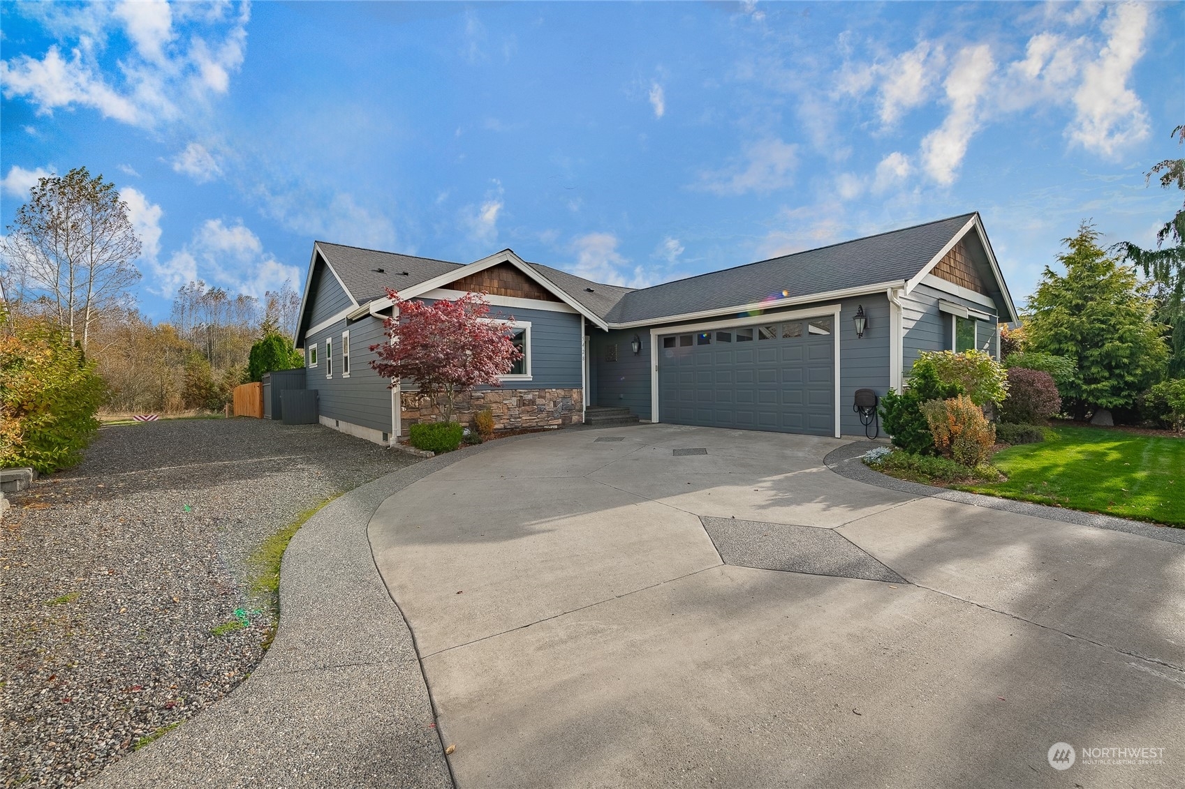 Property Photo:  5428 Blue Sky Way  WA 98248 