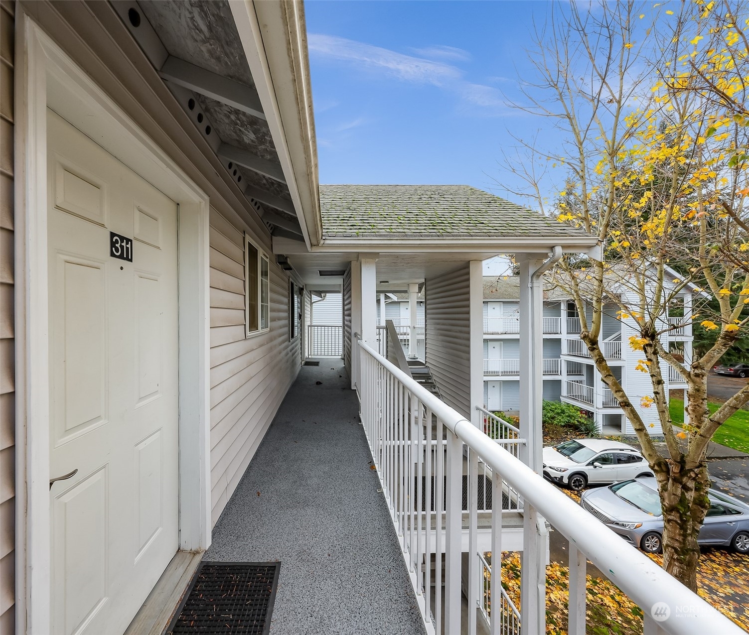 Property Photo:  2713 W Maplewood Avenue 311  WA 98225 