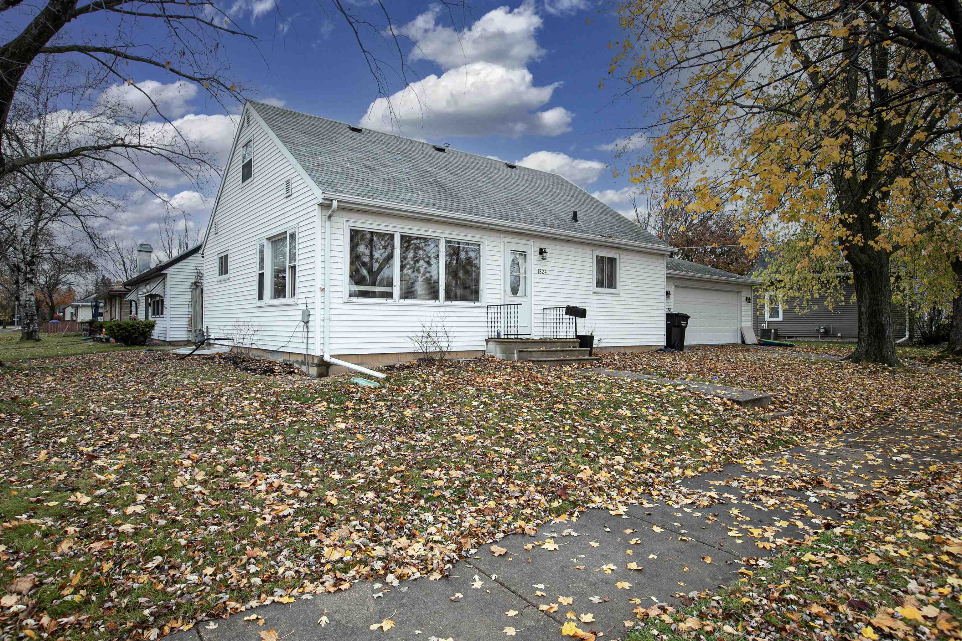 Property Photo:  1824 W Winnebago Street  WI 54914-3303 