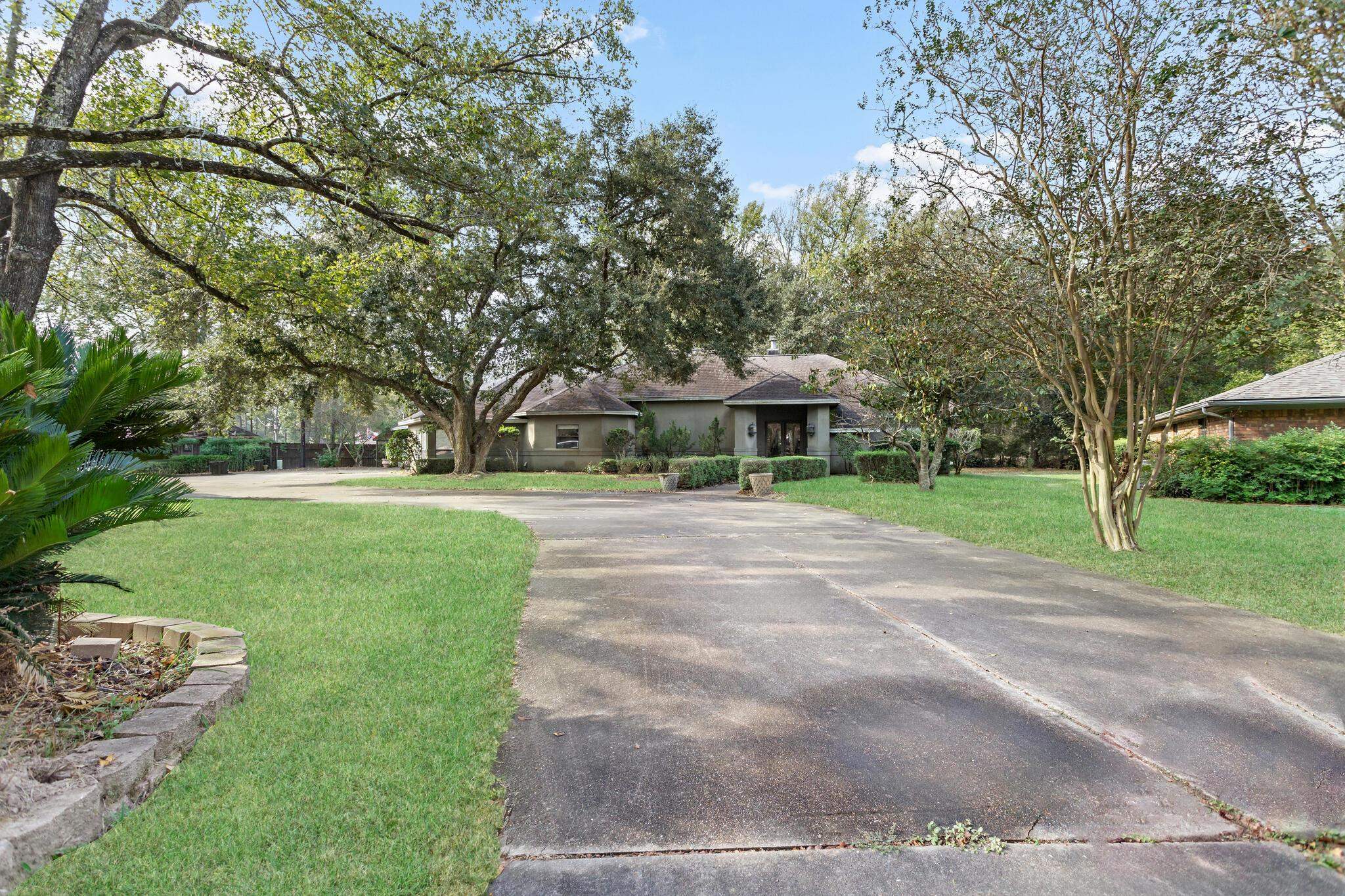 100 Bayou Dr.  Beaumont TX 77705 photo