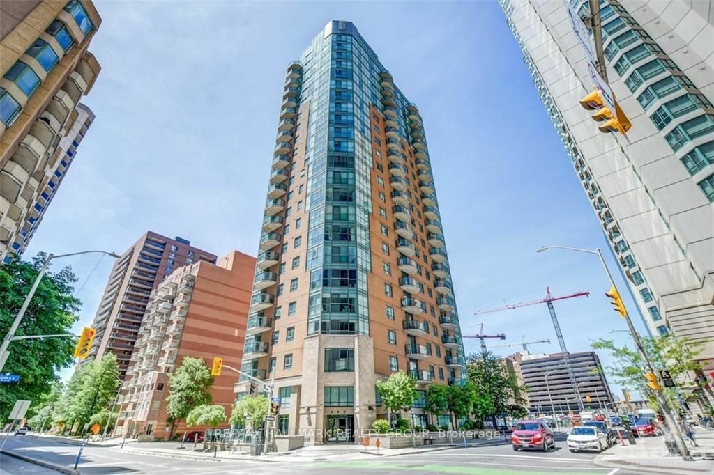 Property Photo:  445 Laurier Ave W 705  ON K1R 0A2 