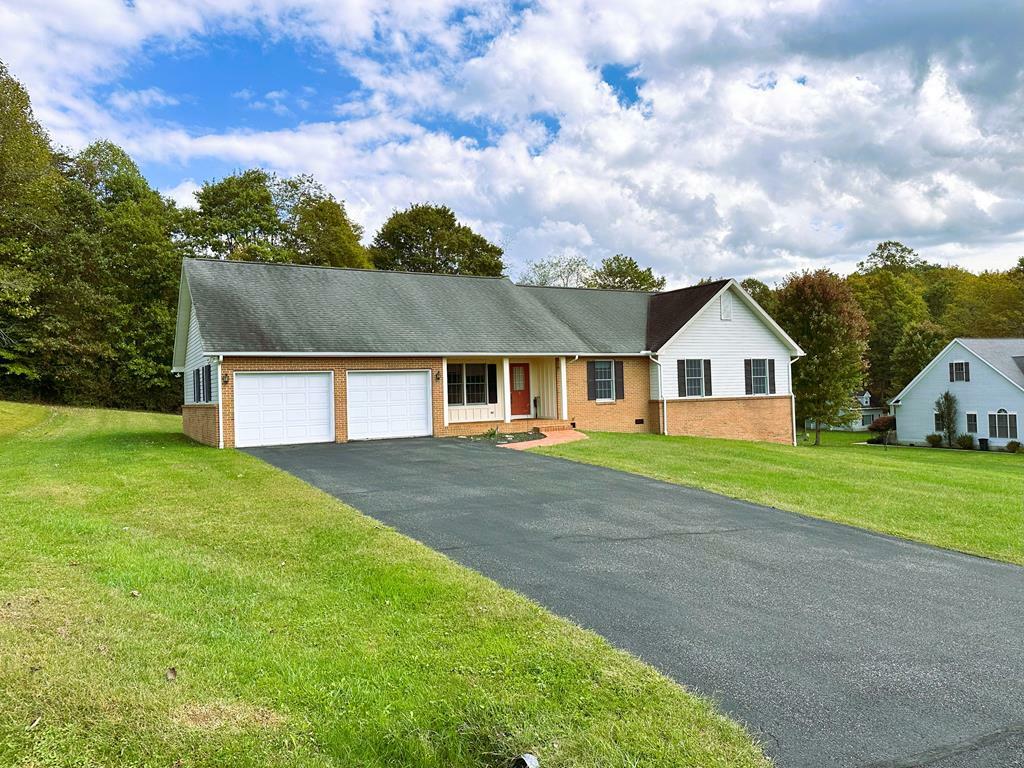 Property Photo:  352 Heritage Farm Road  WV 26651 