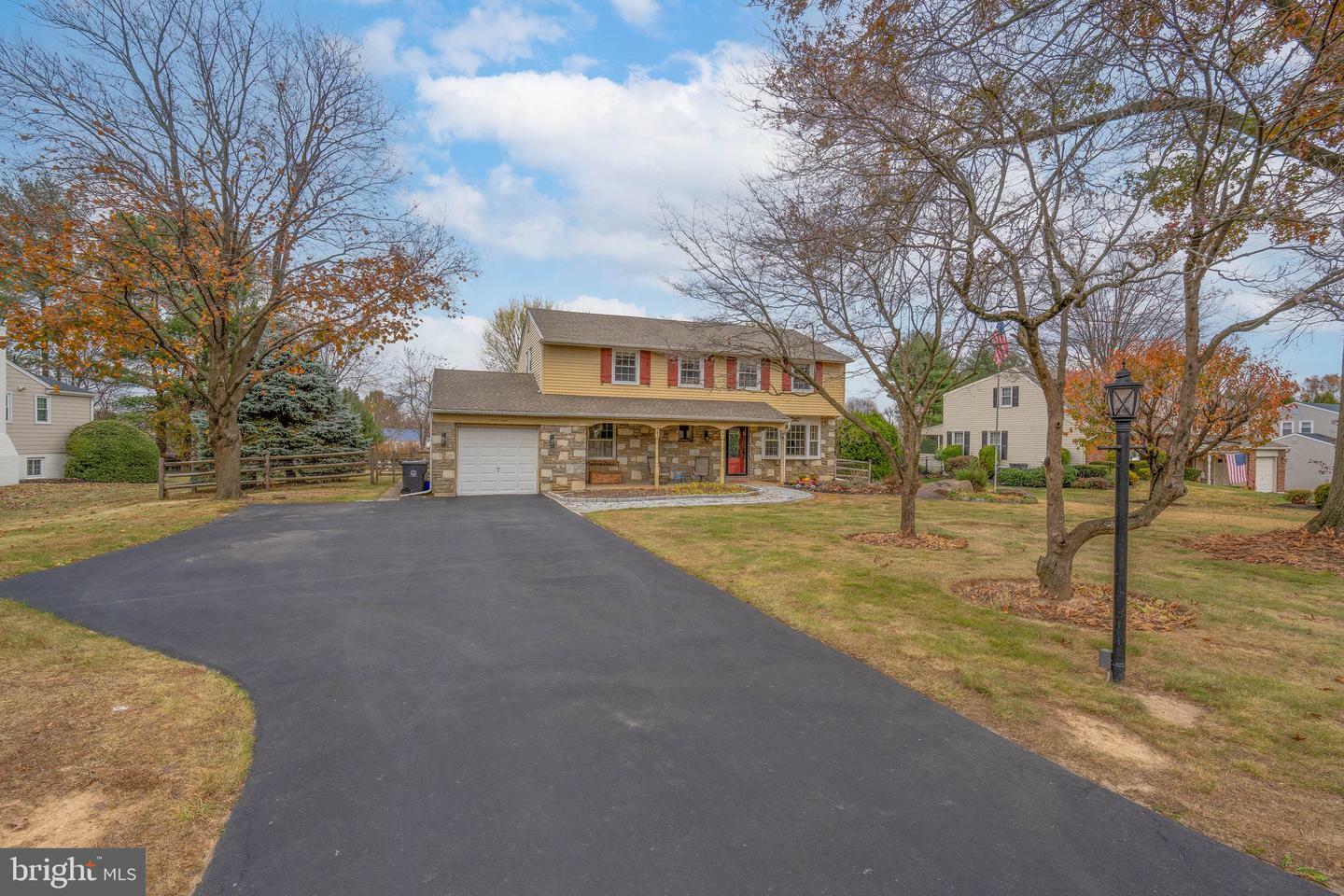 Property Photo:  98 Heather Road  PA 18966 