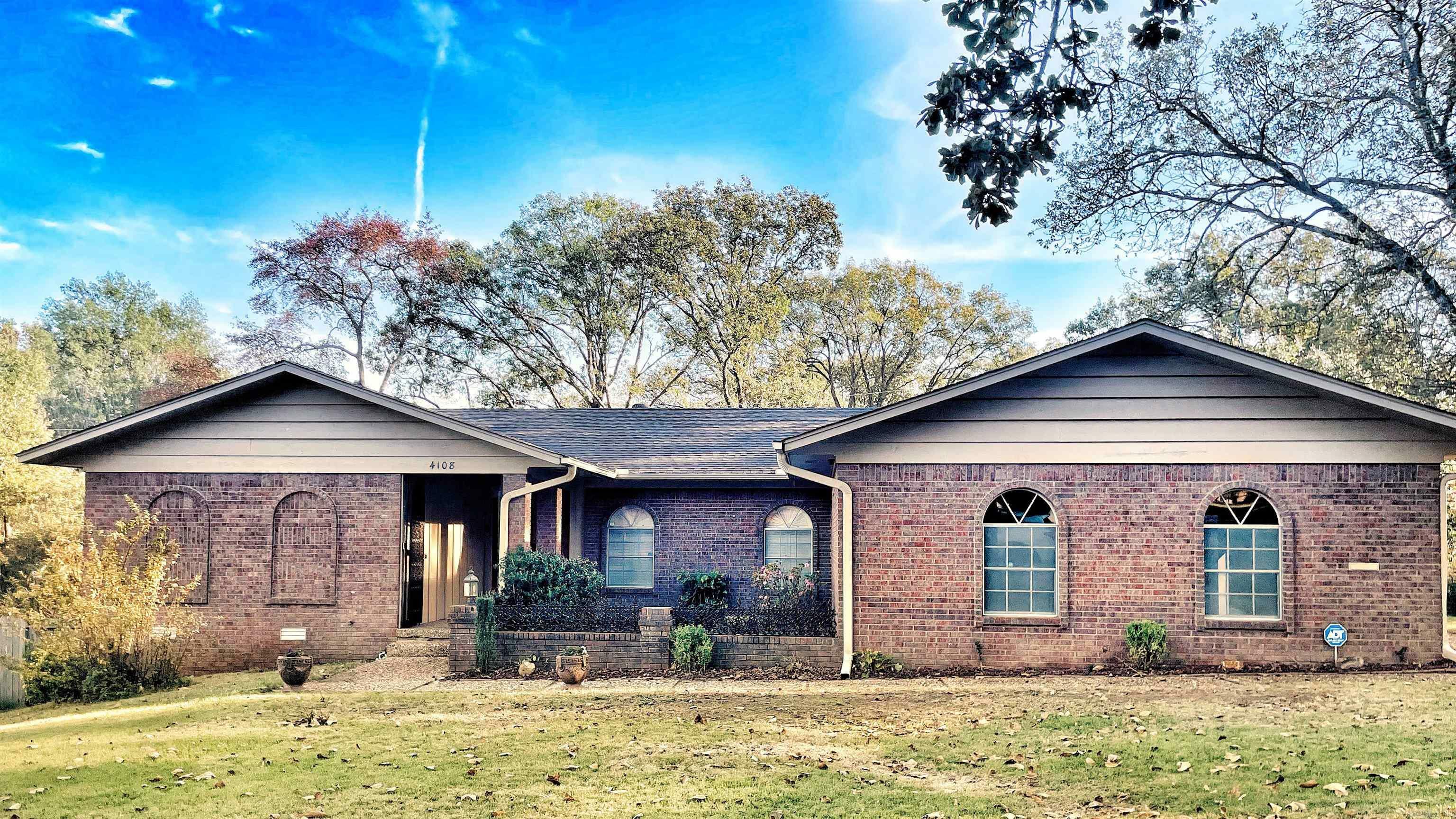 Property Photo:  4108 Royal Oak Drive  AR 72116 