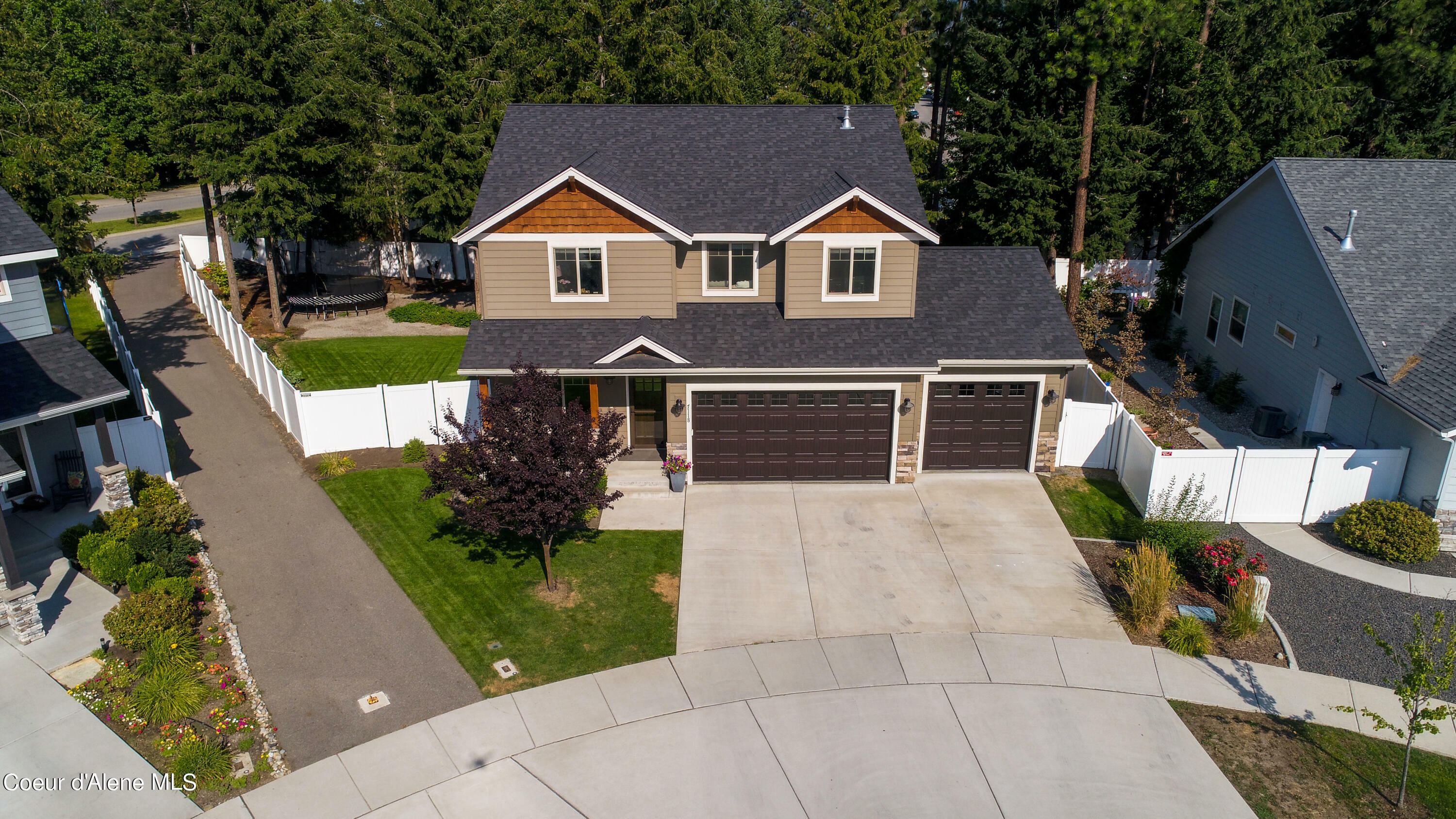 7118 N Glensford Dr  Coeur D'Alene ID 83815 photo